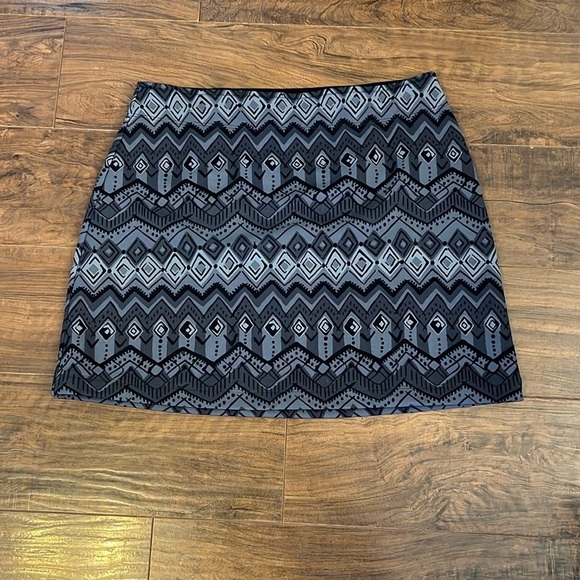 Athleta Fun Print Skirt W/Inner Pocket, Sz. M. - Picture 1 of 10